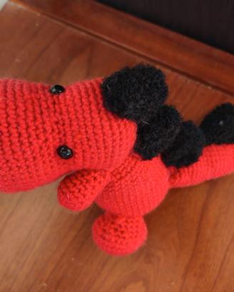 Drago amigurumi rosso e nero