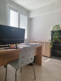 Postazione coworking in centro uff servizi profess