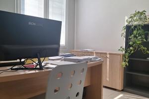 Postazione coworking in centro uff servizi profess