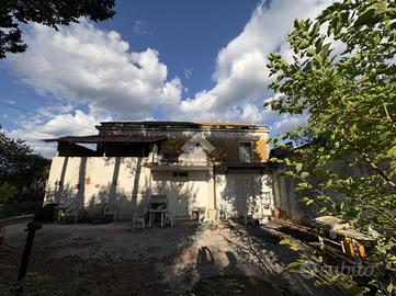 CASA SEMINDIPENDENTE A CASSINO