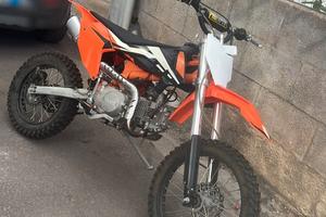 Pit Bike 125cc 4T YX – Ruote 17/14 – 2025 