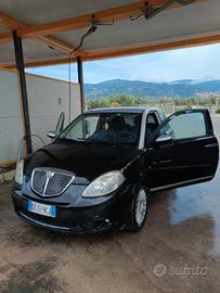 Lancia Ypsilon Momodesigne