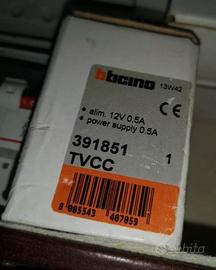 Alimentatore Bticino 12V 0,5A stabilizzato ingress