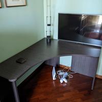 Scrivania angolare + TV LED