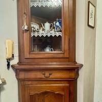 Angoliera in legno massiccio