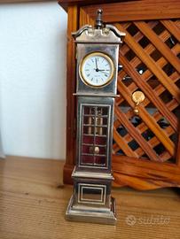 🕰️Modellino di orologio a colonna in metallo