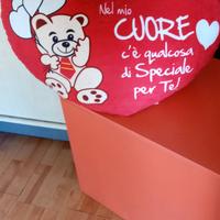 Cuscino a cuore gigante