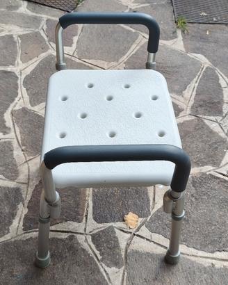 Sedia/sgabello da doccia con braccioli regolabile.