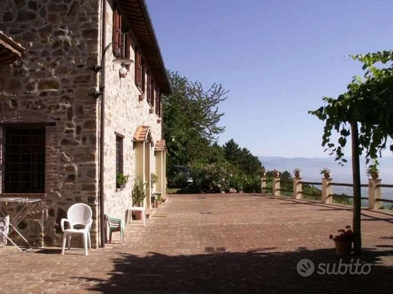 Rustico / Casale di 140 m² con più di 5 locali e b - Vista 2
