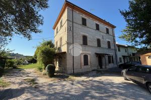 CASA SEMINDIPENDENTE A FANO