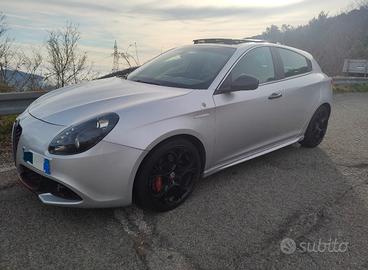 Alfa romeo Giulietta Quadrifoglio verde 1750