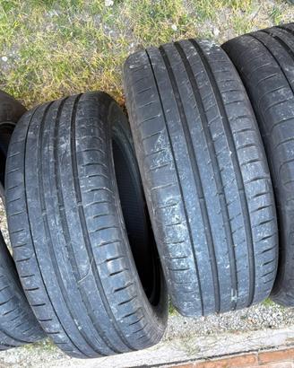 Pneumatici 235 55 r19 101y