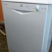 Lavastoviglie Indesit