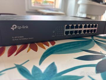 SWITCH 16 Porte TP-LINK  10/100