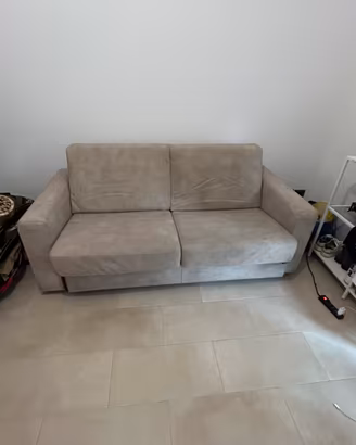Divano letto come nuovo 4mesi di vita