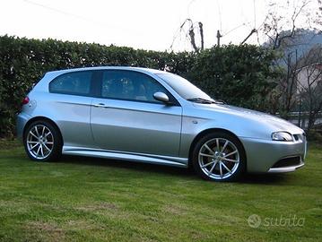 Minigonne Alfa Romeo 147 in plastica nero opaco re