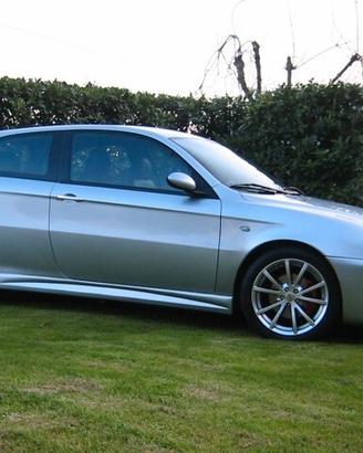 Minigonne Alfa Romeo 147 in plastica nero opaco re