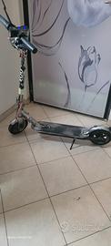 Monopattino elettrico adulto