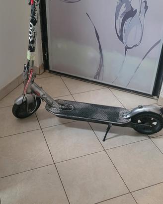 Monopattino elettrico adulto