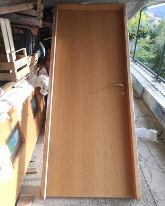 7 porte in rovere di varie dimensioni e maniglie