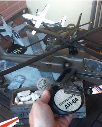 Modello elicottero Piazzai Models AH-64
