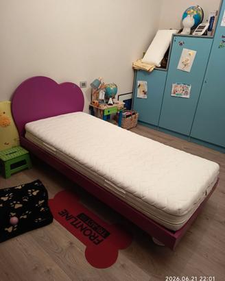 Letto singolo con testiera a cuore