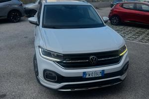 VOLKSTWAGEN T-CROSS R-LINE 
