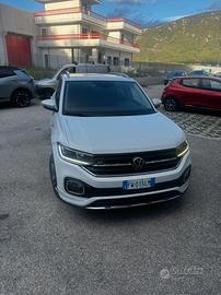 VOLKSTWAGEN T-CROSS R-LINE 