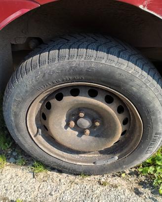 gomme invernali su cerchioni 185/65 R15