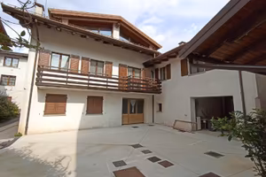 CASA INDIPENDENTE CON GIARDINO - POTENZIALE BIF...