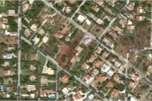 Terreno Edificabile pressi Ville c/Piscina