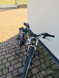 Montain bike 26  telaio in alluminio 