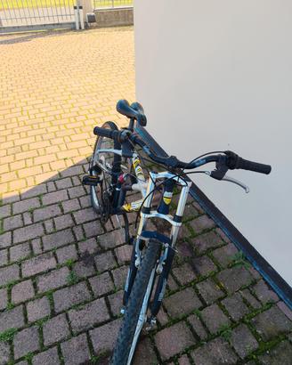 Montain bike 26  telaio in alluminio 