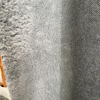 Tappeto grigio peloso