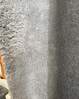 Tappeto grigio peloso