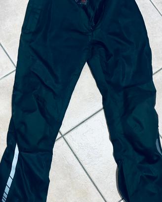 Pantaloni alike