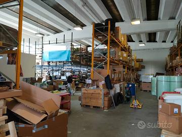 CAPANNONE 550 CON UFFICI E AREA ESTERNA