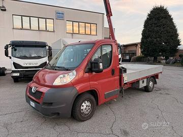 Peugeot Boxer con gru (Motore nuovo)