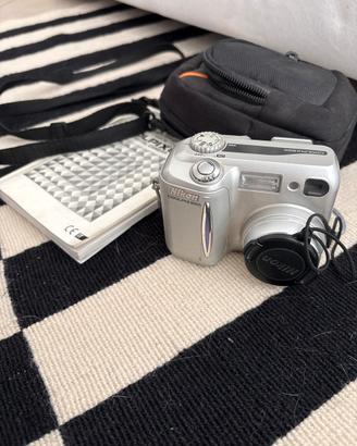 Nikon 885 colpix