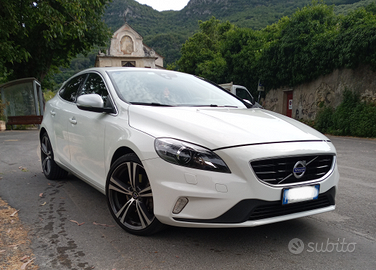 Volvo V40 D4 R-Design