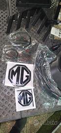 vari  accessori per MG 4