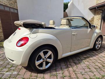 VOLKSWAGEN NEW BEETLE CABRIO