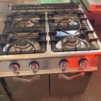 Cucina 4 fuochi.