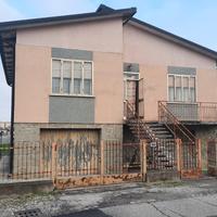 Polesella, casa indipendente con garage e terreno