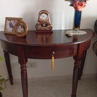 Tavolo mezzo tondo, consolle, porta TV. 