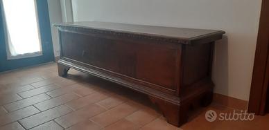 Cassapanca antica