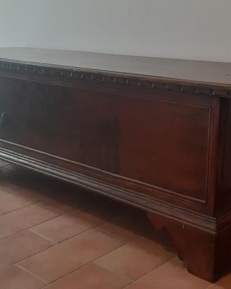 Cassapanca antica