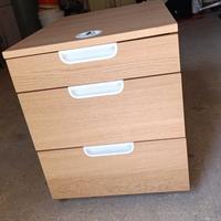 Cassettiera per scrivania con ruote e chiusura