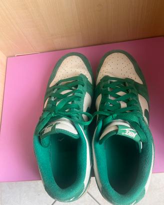 scarpe nike bianche e verdi