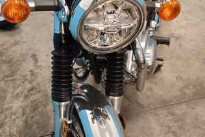 KAWASAKI W800 